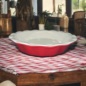 Crofton Vintage Scalloped Red & White Stoneware Pie Dish Pie Lovers Collection